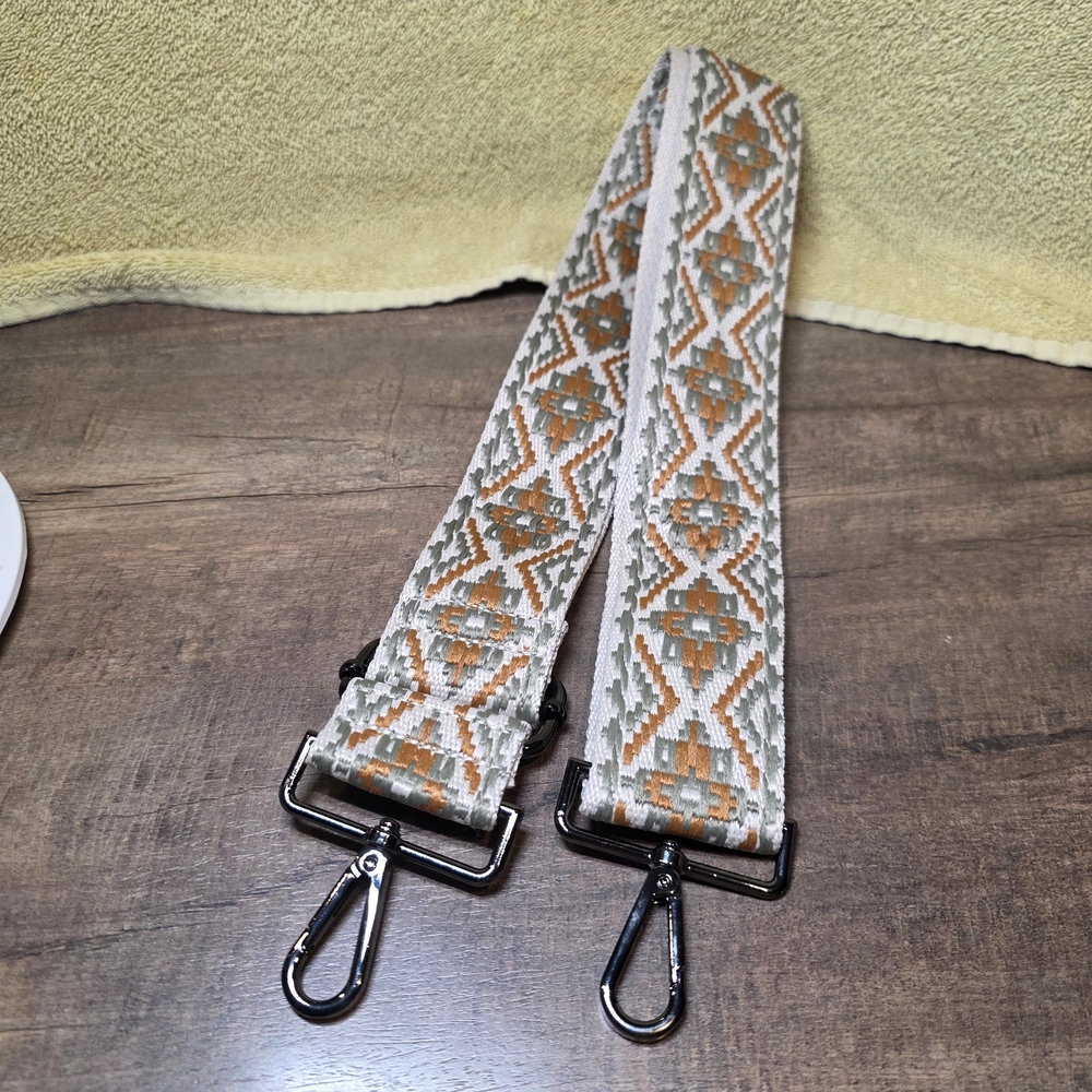Geometric Patterned Crossbody Bag Strap